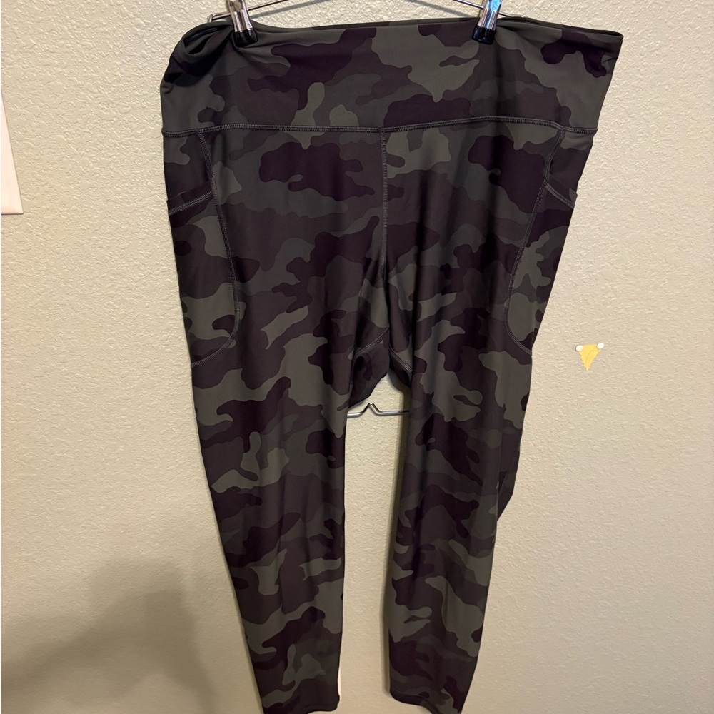 Old Navy Kids Camouflage Leggings - Black and Green